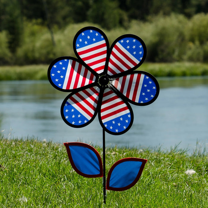 12" Patriotic Flower w/ Leaves Spinner