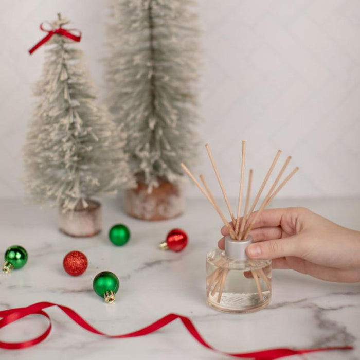 Merry Memories - Spiced Pear Signature Reed Diffuser