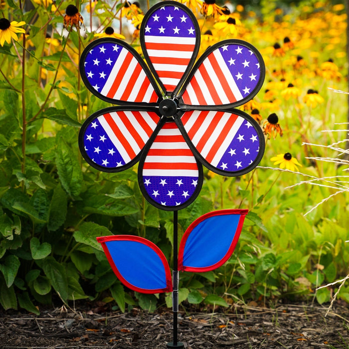 12" Patriotic Flower w/ Leaves Spinner