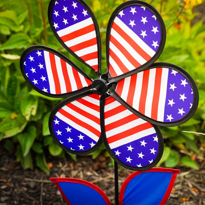 12" Patriotic Flower w/ Leaves Spinner