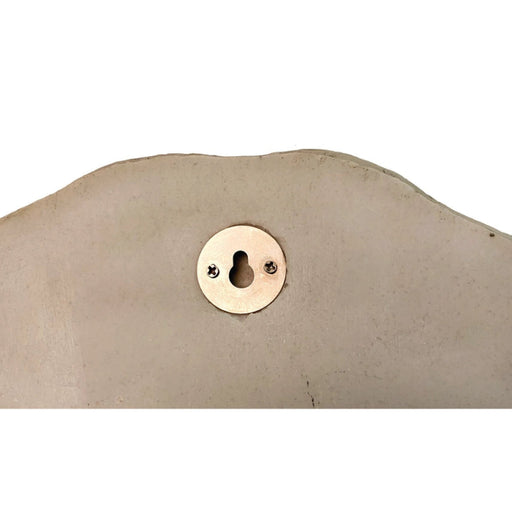 keyhole hanger back for stepping stone