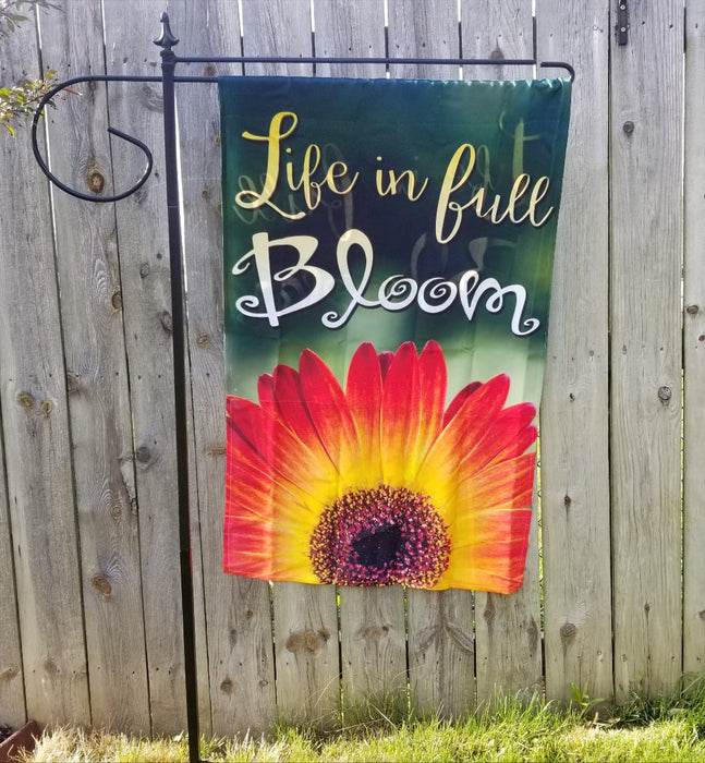 wrap around banner stand for house flag in ground or garden